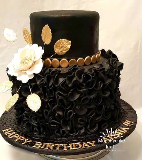 Black elegant two tier cake. Double Decker Cake, K Cake, Surprise Birthday Decorations, Two Tier Cake, Tier Cake, Birthday Surprise, Tiered Cakes, Birthday Cakes, Birthday Decorations