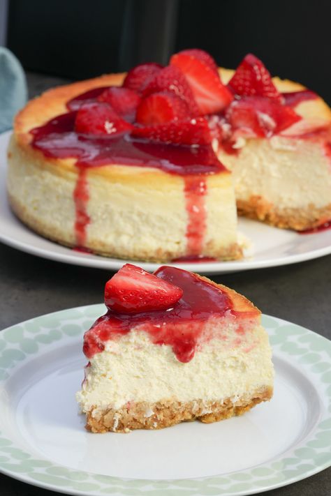 Air Fryer Cheesecake - A Step By Step Recipe Airfryer Cheesecake, Cheesecake Air Fryer, Air Fryer Cheesecake, Air Fryer Recipes Dessert, Classic Cheesecake, Fruit Toppings, Digestive Biscuits, Creamy Cheesecake, Baking Tins