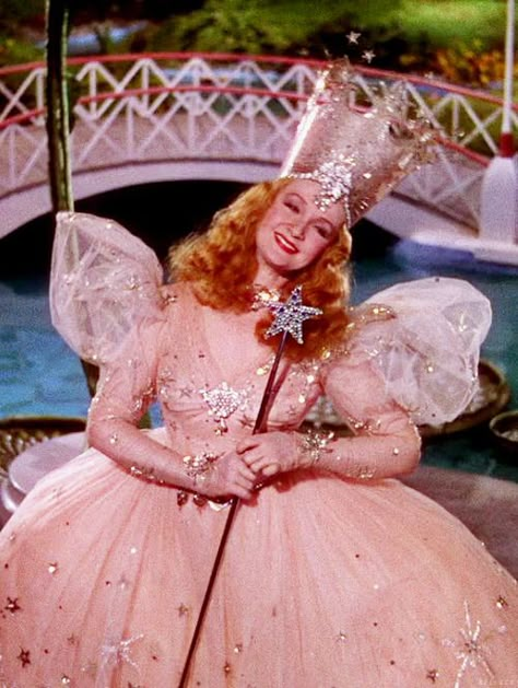 Billie Burke as Glinda in The Wizard of Oz (1939) Glinda Crown, Oz Aesthetic, Glinda Costume, Glenda The Good Witch, Recycled Costumes, Wizard Of Oz Movie, Billy Burke, Billie Burke, Wizard Of Oz 1939