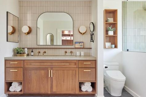 Mcm Bathroom, Midcentury Modern Bathroom, Guest Bathroom Design, Guest Bathroom Decor, Mid Century Modern Bathroom, Mid Century Bathroom, Water Closet, Bathroom Renos, House Bathroom