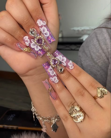 Rapunzel Quince Nails, Tangled Theme Nails, Rapunzel Nails Acrylic, Rapunzel Nails, Tangled Quince, 15 Nails, Tangled Theme, Bedazzled Nails, Latina Nails