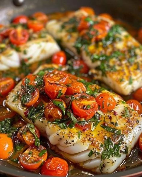 https://pin.it/2ph32soT4 Cooking Wine Recipes, Seared Cod, Cod Fish Recipes, Seared Fish, Fish Dinner Recipes, Tomato Basil Sauce, Seafood Entrees, Basil Sauce, Cod Recipes