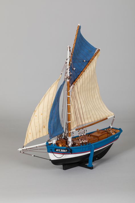 Rc Model Boats, Cardboard Boat, Rc Boats Models, Ship In Bottle, Sailing Ship Model, Lighthouse Decor, Model Ship Building, Scale Model Ships, Sailing Art