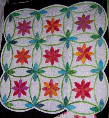 Wedding Ring Quilt Templates, Double Wedding Ring Quilts, Wedding Ring Quilts, Quilt Templates, Double Wedding Ring Quilt, Double Wedding Ring, Fusible Applique, Traditional Wedding Rings, Double Wedding Rings