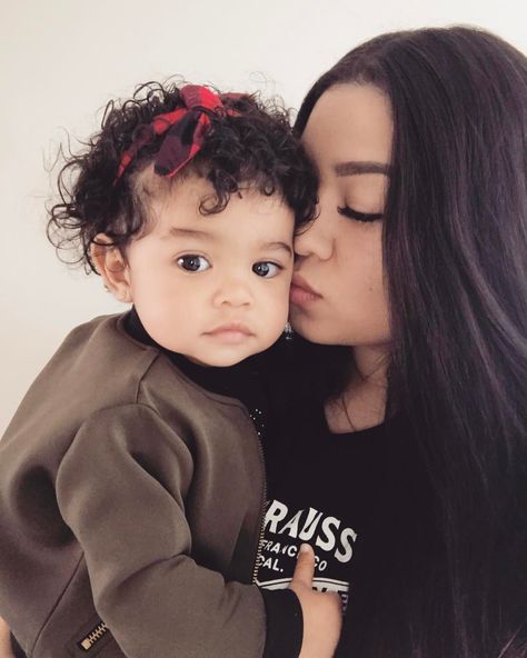 Quenisha Qiana 👑 Official on Instagram: “With mommy ❤️” Quenisha Qiana, Baby Magic, Cute Mixed Babies, Ace Family, Mommy Daughter, Parents Baby, Mixed Babies, Baby Time, Future Kids