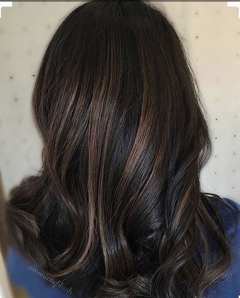 Baby lights Subtle Bayalage, Hairstyles Brunette, Baby Lights, Brunette Balayage, Dark Brunette, Long Brunette, Dark Hair With Highlights, Brown Hair Balayage, Brown Balayage