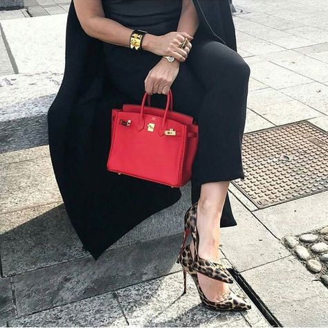 Chic in the #City with #Louboutin #beauty #style #chic #glam #haute #couture #design #luxury #lifestyle #prive #moda #instafashion #Instastyle #instabeauty #instaglam #fashionista #instalike #streetstyle #fashion #photo #ootd #model #blogger #photography #shoes Hermes Birkin Mini, Red Birkin, Hermes Fashion, Seductive Style, Toms Shoes Outlet, Couture Design, Hermes Handbags, Red Outfit, Hermes Bags