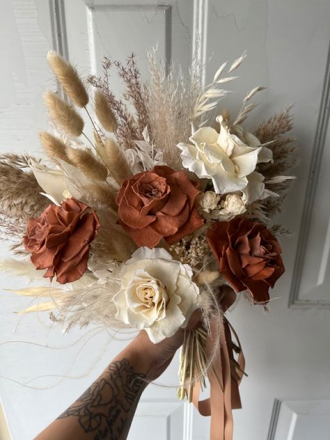 Rustic Wedding Bridesmaid Bouquet, Terracotta Wedding Floral Arrangements, Terracotta Bride Bouquet, Terracotta Flower Bouquet, Boho Fall Bouquet, Terracotta Flower Arrangements, Terracotta Floral Arrangement, Rustic Bouquet Ideas, Terracotta And Cream Wedding