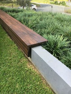 Meja Outdoor, Modern Bench Outdoor, Aesthetic Gardening, House Backyard, Cement Wall, Garden Decor Ideas, Walled Garden, Garden In The Woods, Beautiful Backyards