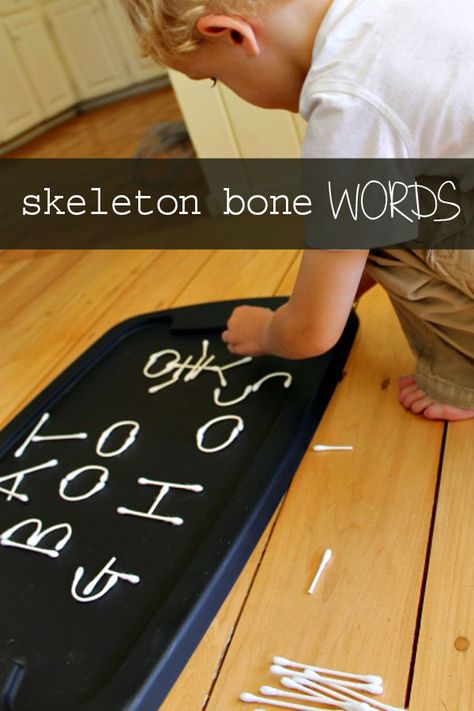 Make a Halloween alphabet with 'skeleton bones' Eyfs Literacy, Junior Kindergarten, Letter Learning Activities, Kindergarten Halloween, Abc Centers, Halloween Centers, Halloween Alphabet, Abc Activities, Making Words