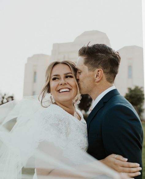 Meridian Temple Wedding, Temple Poses, Meridian Temple, Temple Wedding Pictures, Wedding Day Poses, Temple Wedding Photos, Mountain Bridals, Temple Lds, Lds Temples Wedding