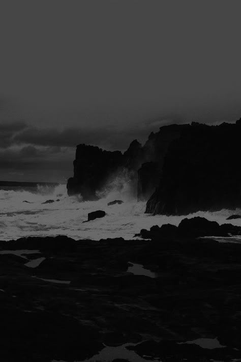 Waves Dark Aesthetic, Famous Landscape Photographers, Medieval Japanese, Dark Beach, Calm Atmosphere, Beach Shore, Black Ocean, Water Aesthetic, Black Beach