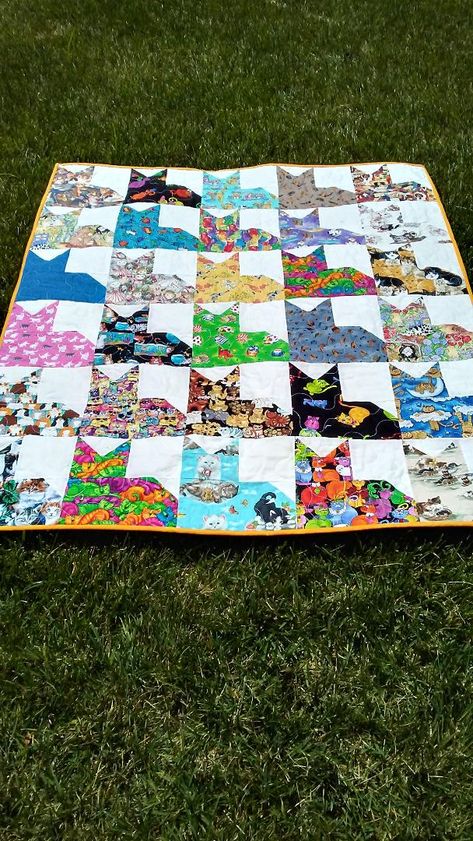 Cat Patchwork Pattern, Quilts Using Cat Fabric, Kitten Quilt Pattern, Cat Themed Quilts, Kitty Quilt, Cat Quilts Ideas, Cat Quilt Block Pattern Free, Cat Patterns, Cat Quilts