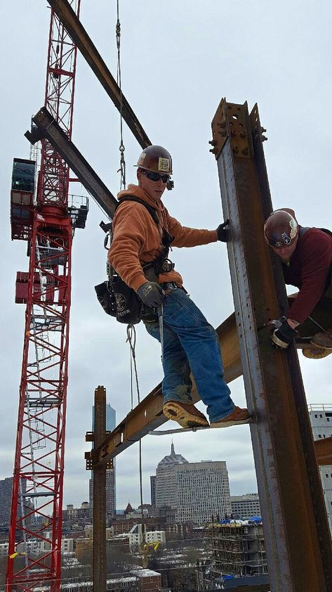 Ironworkers Steel Erectors, Male Privilege, Iron Workers, Iron Worker, Ing Civil, Collar Work, Unusual Pictures, Steel Worker, My Guy