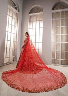 Indian Bride Veil Red, Indian Veil Styles, Bride Veil Photoshoot, Red Veil Wedding Indian, Tail Dupatta Bride, Indian Bride Veil, Lehenga With Veil, Nikah Poses, Indian Bridal Veil