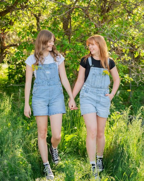 a few more from lilly’s session + her bestie maddie! I only have 3 MORE SPOTS OPEN FOR JUNE if you want to book your senior/ couple session! Message me or go to my website to book now! So excited for more shoots this summer 😄 #seniorpics #coloradoseniorpics #castlerock #castlerockpictures #highschool #coloradophotography #coloradophotographer #denverphoto #coupleinspo #seniorinspo Cute Overall Outfits, Colorado Photography, Overalls Fashion, Overall Outfit, Couple Session, Best Friend Photos, Pinafore Dress, Denim Overalls, Friend Photos