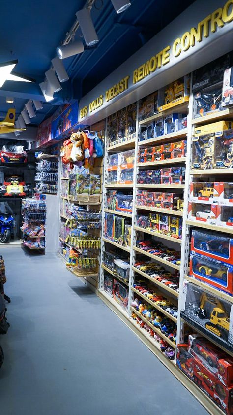 Toy Store Shelves, Toy Store Design Shops, Toy Shop Ideas, Toy Store Interior Design, Toy Store Aesthetic, Toys Shop Design, Toy Store Interior, Toy Store Display, Toy Boutique