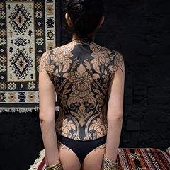 Back Tattoo Women Full, Floral Back Tattoos, Backpiece Tattoo, Back Piece Tattoo, Full Back Tattoos, Tattoed Women, Pieces Tattoo, Ornamental Tattoo, Red Ink Tattoos