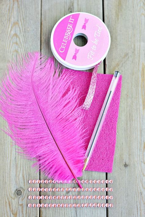 Feather Pens Diy, Fancy Nancy Crafts, Feather Activities, Feather Stem Activities, How To Clean Feathers For Crafts, How To Make A Feather Pen, Phoenix Feather Wand, Feather Pen, Quill Pen