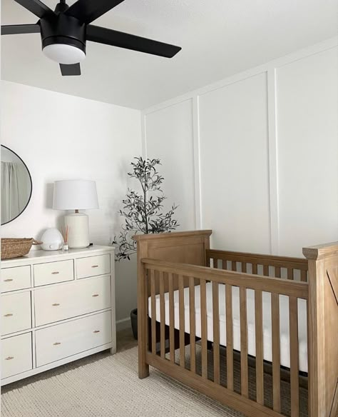 Baby Changing Basket, Modern Nursery Furniture, Nursery Layout, Beige Nursery, Changing Basket, Simple Nursery, Baby Nursery Inspiration, Farmhouse Nursery, Baby Room Themes