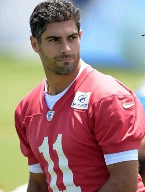 Jimmy Garapollo, Jimmy Garropolo, Handsome Football Players, Sports Athletes, James Richards, Jimmy Garoppolo, Different Sports, Italian Men, Football Outfits