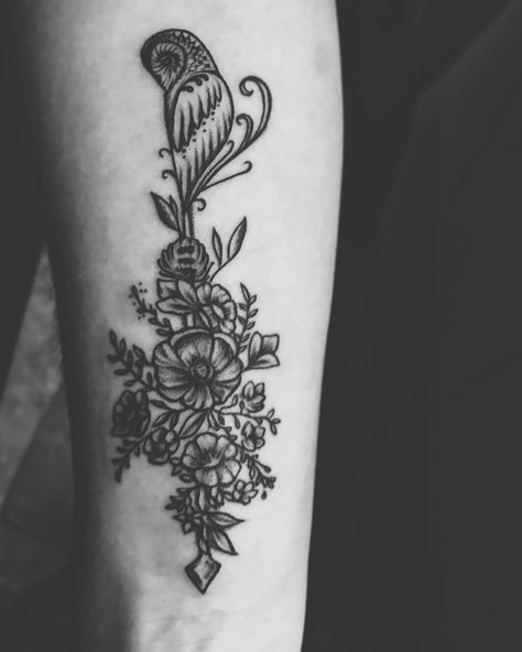 Black and white feminine wrist #tattoo. #floral #owl #arrow Arrow Tattoo Cover Up, February Tattoo, Arrow Tattoos For Women, Tattoo Floral, Girl Face Drawing, Tattoo Wrist, Tattoo Back, Flower Tattoo Shoulder, Tattoo Cover Up