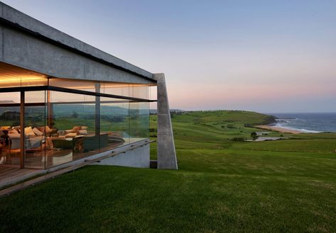 This is not your basic farm house. Farm House by Join Constructions hidden along the Australian coastline | HomeAdore Sunrise Home, Design Salon, Australian Architecture, Architecture Awards, New Farm, Residential Architecture, Architect Design, South Wales, New South Wales