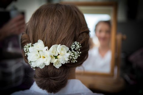 Wedding Extensions, Travel Inspired Wedding, Boda Ideas, Wedding Gift Pack, Hair Flower, Hair Flip, Hair And Beauty, Wedding Hairstyle, Wedding Decor Elegant