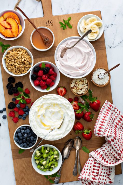 How To Make The Best Greek Yogurt Bowls Yogurt Board, Parfait Board, Greek Yogurt Bowl, Yoghurt Breakfast, Best Greek Yogurt, Greek Yogurt Breakfast, Make Your Own Yogurt, Yogurt Bowls, Yoghurt Bowl