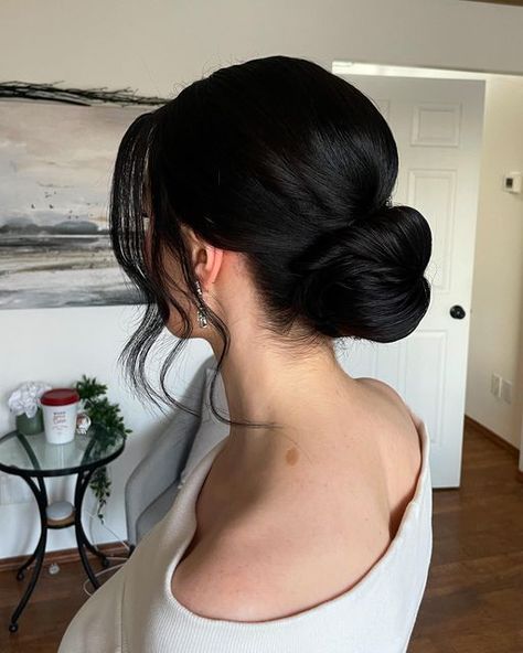 Rachel | Calgary Bridal Hair on Instagram: "5 UPDO MUST HAVES   For a clean, detailed look ⬇️  1. A soft, moldable hair padding   2. A smoothing cream to reduce frizz   3. A fork comb for details   4. A Non- Aerosol hairspray for cleaning   5. Strong Bobby pins   I use these 5 every single time I create ANY updo for guaranteed results ✔️  #updoideas #updoinspiration #updohairstyles #bridalhair #bridalhairstyling #bridalhairstylist #cleanupdo #classyhair #calgarybride #yycbrides  Canadian Bride Calgary Wedding Hair Stylist" Hair Padding, Wedding Hair Stylist, Calgary Wedding, Hair Updos, 2 A, Calgary, Bridal Hair, Bobby Pins, Comb