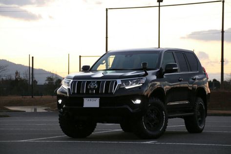 5 Things You Must Know On New Toyota Land Cruiser Prado 150 Trucks Modified, Toyota Land Cruiser 150, Land Cruiser Models, Toyota Tacoma Prerunner, New Toyota Land Cruiser, Land Cruiser 70 Series, Vehicle Signage, Toyota Suv, Tacoma Truck