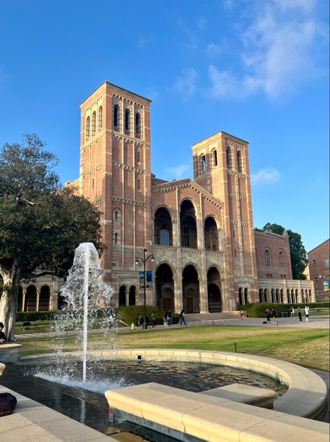 Ucla Campus Aesthetic, Ucla University, Ucla Campus, Campus Aesthetic, College Necessities, Us Universities, La Life, Grad Photoshoot, College Aesthetic