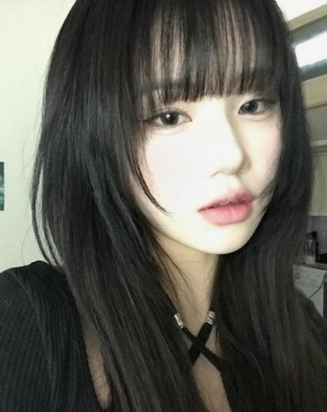 Japanese Haircut, Bangs Haircut, Anime Japanese, Korean Culture, Bangs With Medium Hair, Hair Stylies, How To Style Bangs, Haircuts Straight Hair, Haircuts With Bangs