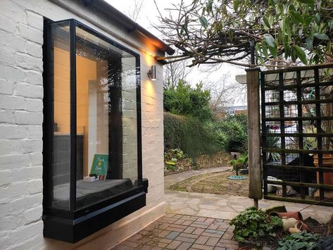 Renovation of an existing Victorian house including a cosy oriel window. Oriel Window Seat Kitchen, Window Extension, Window Folding, Victorian Extension, Oriel Window, Box Bay Window, Kitchen Garden Window, House Extension Ideas, Window Seat Kitchen