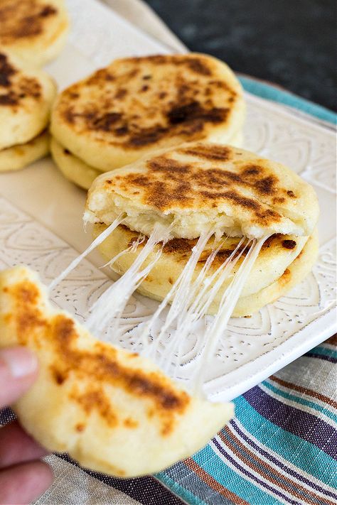 Colombian Arepas con Queso - CPA: Certified Pastry Aficionado Arepa Con Queso Recipe, Arepas Recipe Colombian, Arepas Recipe Venezuelan, Sweet Arepas, Arepas Con Queso Recipe, Cheese Arepas Recipe, Cheese Arepas, Columbian Food, Colombian Arepas