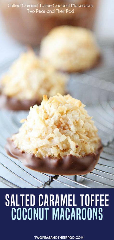 Chocolate dipped coconut macaroons with salted caramel and toffee. These macaroons are heavenly! This is the best connut dessert ever! No Bake Salted Caramel Coconut Macaroons, Best Coconut Macaroons, Coconut Macaroons With Sweetened Condensed Milk, Caramel Macaroons, Salted Caramel Toffee, Coconut Chocolate Chip Macaroons, Salted Caramel Macaroons, Salted Caramel Macarons, Amazing Deserts