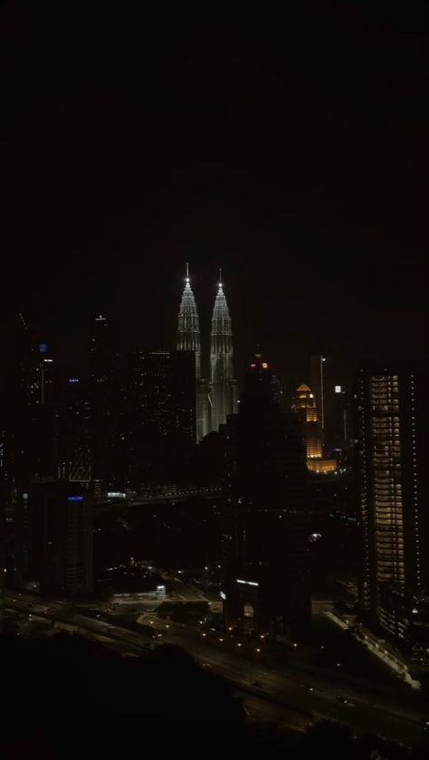 Malaysia Night View, Malaysian Aesthetic, Malaysia Wallpaper, Malaysia Aesthetic, Ig Dump, Silent Spring, 2024 Manifestation, Story Background, Kuala Lumpur City