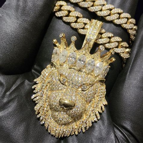 Big Gold Chains, Lifestyle Jewelry, Money Rich, Rapper Jewelry, Engraved Engagement Ring, Expensive Jewelry Luxury, Mens Gold Jewelry, Gold Chains For Men, Dope Jewelry