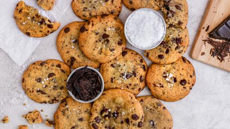 Brilliant! This better-for-you chocolate chip cookie recipe calls for olive oil instead of butter 🍪🍪🍪  Save the recipe for Mediterranean Chocolate Chip Cookies! Olive Oil Chocolate Chip Cookies, Oil Chocolate Chip Cookies, Jake Cohen, Olive Oil Cookies, Roasted Mediterranean Vegetables, Greek Turkey Burgers, Parsley Recipes, Cookie Base, Cake Mug