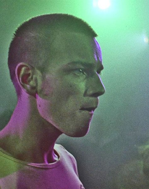 Renton, Trainspotting. Ewan Mcgregor Trainspotting, Renton Trainspotting, Pier Paolo Pasolini, Septième Art, I Love Cinema, Trainspotting, Ewan Mcgregor, 인물 사진, 가을 패션