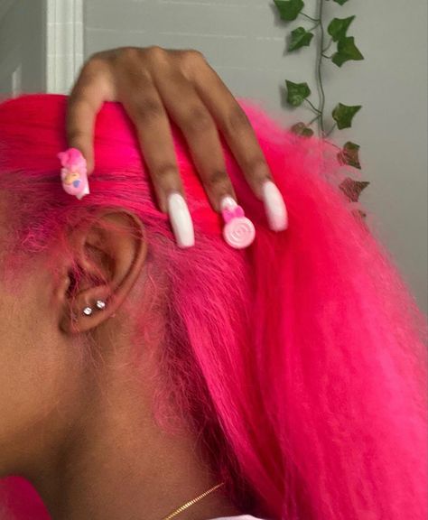 Mimi Core, Hair Color For Brown Skin, Sleek Braided Ponytail, Skunk Hair, Hair Tea, Pink Hair Dye, Short Box Braids Hairstyles, Cute Hair Colors, Neon Hair