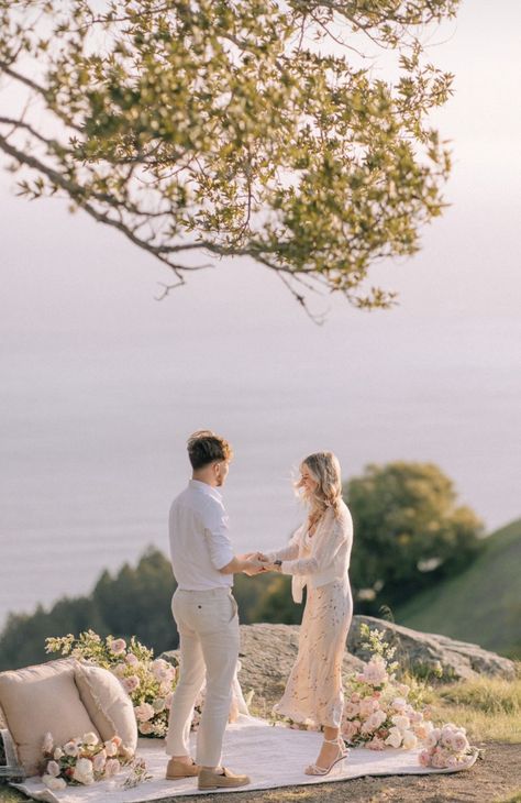 Nighttime Proposal Ideas, Scenic Proposal Ideas, Tuscany Proposal, Thailand Proposal, Flower Field Proposal, Private Engagement Proposal, Engagement Set Up Ideas, Engagement Party Aesthetic, Intimate Proposal Ideas