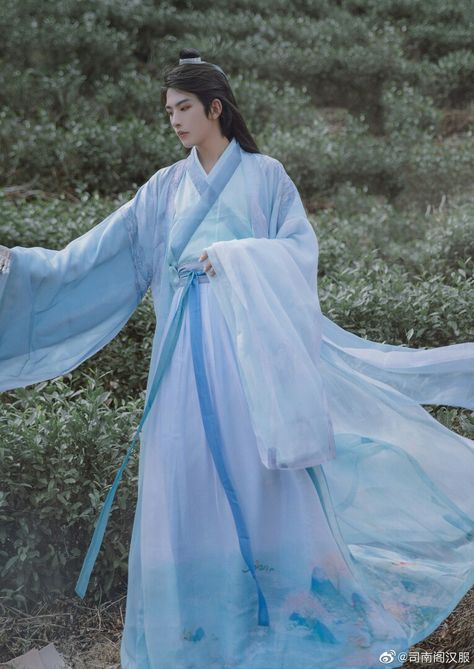 Traditional Chinese Hanfu, Blue Clothes, Chinese Traditional Dress, Male Kimono, Clothes For Boys, Tailoring Techniques, Qipao Cheongsam, Chinese Blue, Hanfu Dress