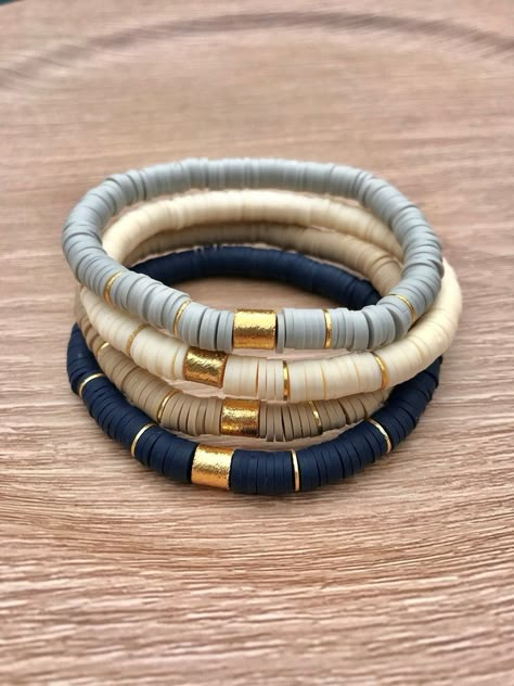 Heishi Jewelry, Neutral Bracelets, Clay Bead Bracelet Ideas, Stackable Beaded Bracelets, Heishi Bracelets, Gold Bar Bracelet, Bead Bracelet Ideas, Clay Bead Bracelets, Preppy Bracelets