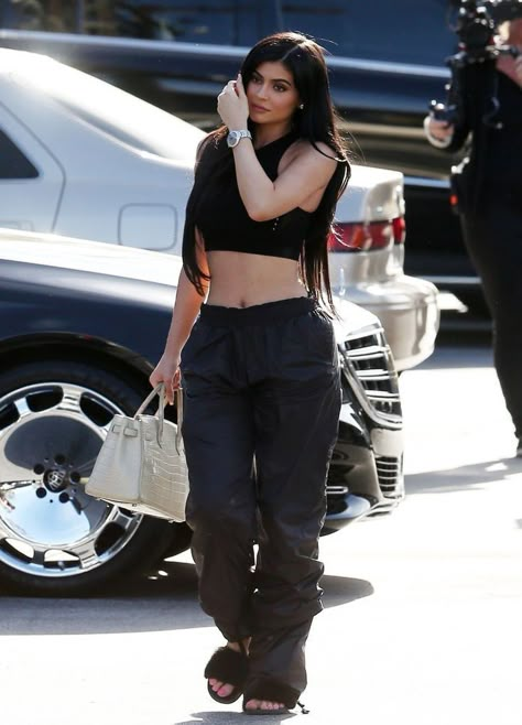 Kylie Jenner Style Outfits, Stylizacje Kylie Jenner, Moda Kylie Jenner, Kylie Jenner Outfits Casual, Kylie Jenner Street Style, Stile Kylie Jenner, Look Kylie Jenner, Looks Kylie Jenner, Trajes Kylie Jenner