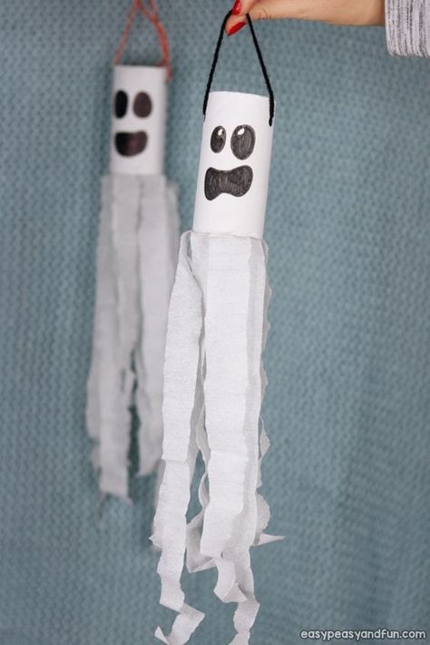 60 Manualidades con rollos de papel higiénico para niños ¡Fáciles! Ghost Windsock, Toilet Ghost, Toilet Paper Roll Craft, Dekorasi Halloween, Bricolage Halloween, Roll Craft, Halloween Crafts Preschool, Paper Halloween, Halloween Crafts For Toddlers