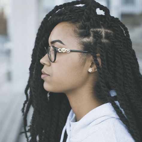 Medium Sized Senegalese Twists Long Dreadlocks, Hair And Glasses, Marley Twist, Senegalese Twist Hairstyles, Senegalese Twists, Marley Hair, Marley Twists, Pelo Afro, Twist Braid Hairstyles