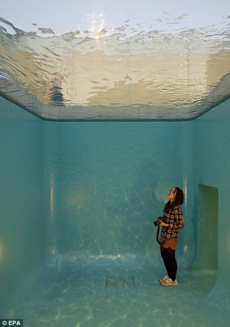 Leandro Erlich's Swimming Pool creates the illusion visitors are underwater Floating Underwater, Water Room, Underwater Reflection, Underwater Surrealism, Surreal Underwater Art, Person Floating Underwater, Water Projection, Swimming Pool Art, Inside Pool