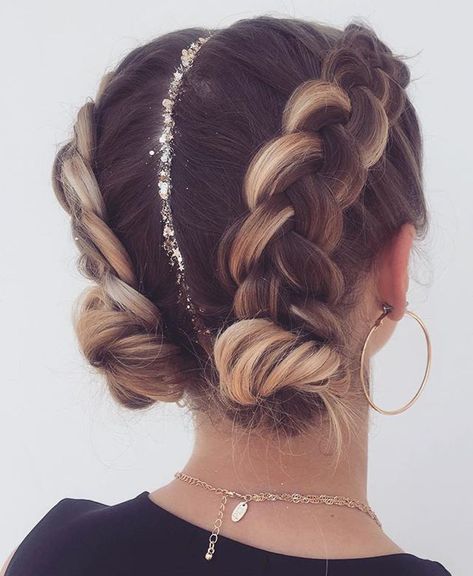 Disney Hairstyles For Adults Short Hair, Festival Hair Short, Festival Hair Styles, Pelo Festival, Hairstyles For Moms, Festival Hair Braids, Coachella Hair, Peinados Hair Styles, Cool Braid Hairstyles