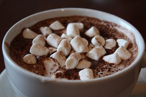 hot cocoa w/ marshmallows Faye Webster, Hot Chocolate Marshmallows, Hot Coco, Mini Marshmallows, What’s Going On, Marshmallows, Hot Cocoa, Food Art, Chocolates